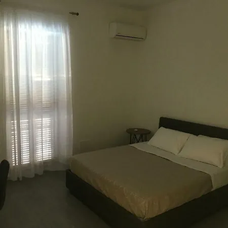 Peonia Guest house Aprilia